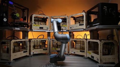 Tend.ai推对3D打印机进展实时监控的机器人手臂