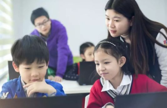 中小学人工智能教育发布会在京召开，2019年五城全面试点！ 